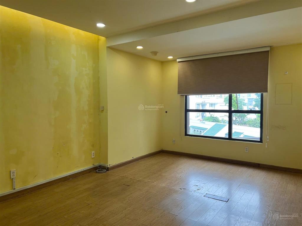 9.5tr / tháng làm văn phòng và ở garden gate