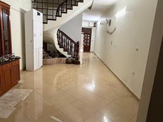 Cho thuê nhà ngõ khuất duy tiến 70m2, 6 tầng, 8 phòng ngủ  đường ô tô tránh  làm văn phòng