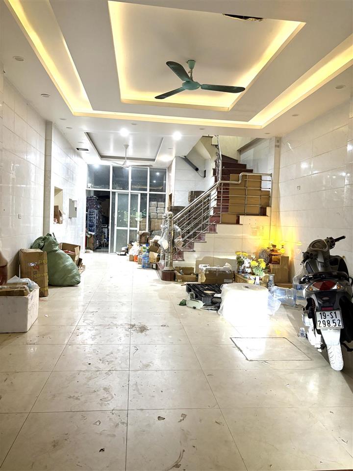 Cho thuê nhà lk tây nam linh đàm 95m2, 4 tầng  ô tô đỗ cửa  18 triệu  1/11 nhận nhà