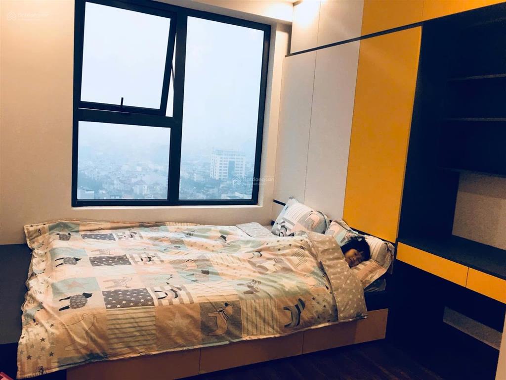 Cho thuê chcc sky central  176 định công 70m2, 2n2vs  đủ đồ (thiếu đồ điện tử)  view nội khu