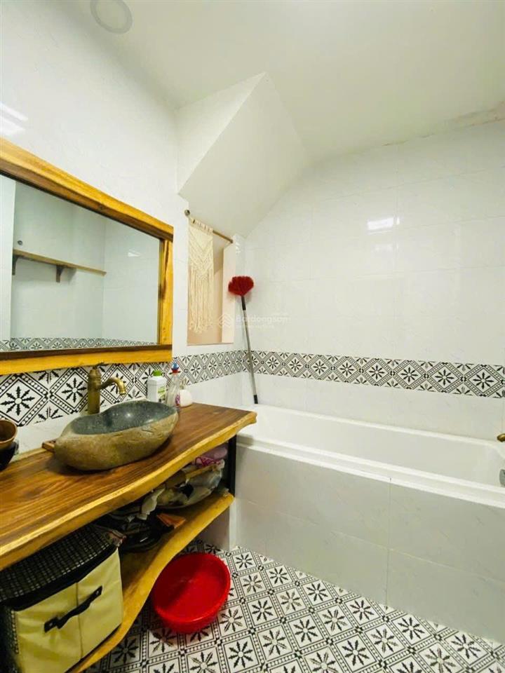 Gấp  nhà calmette quận 1 42m2 ngang 3m8 4 tầng 3 pn  thương lượng ngay chủ