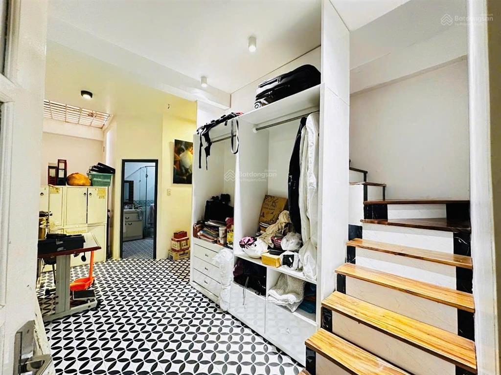 Gấp  nhà calmette quận 1 42m2 ngang 3m8 4 tầng 3 pn  thương lượng ngay chủ