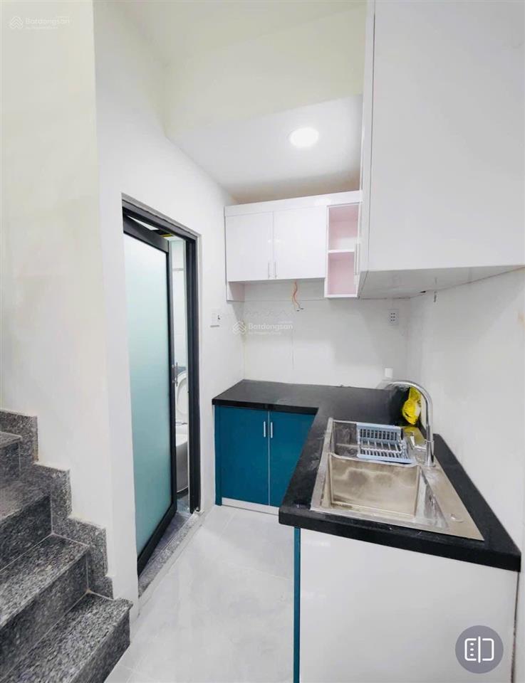 Nhà mới sẵn dòng tiền  võ văn kiệt quận 1  19m6 3 tầng 2 pn chỉ 3 tỷ 75