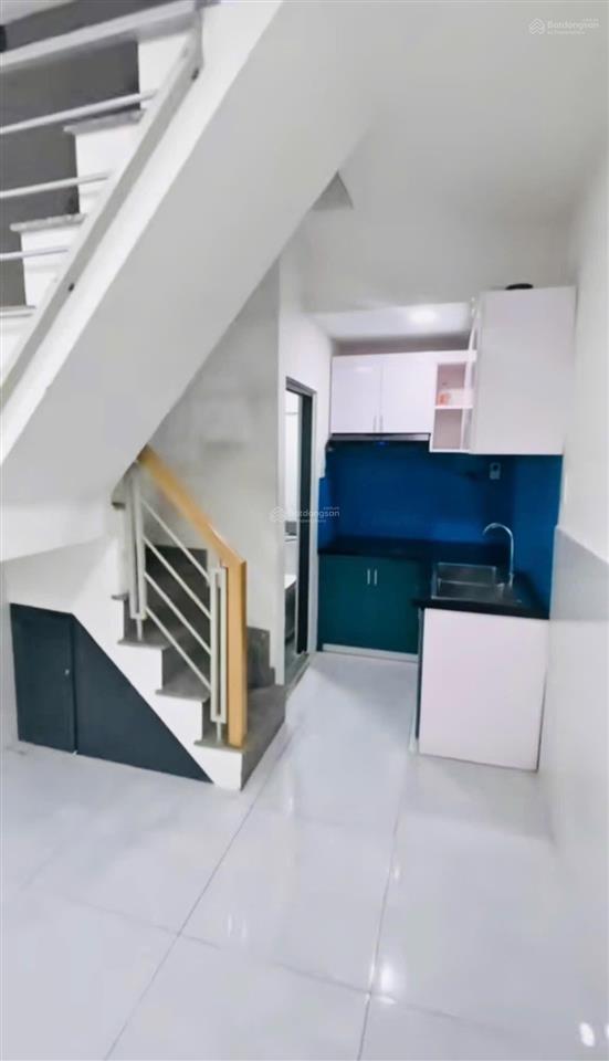 Nhà mới sẵn dòng tiền  võ văn kiệt quận 1  19m6 3 tầng 2 pn chỉ 3 tỷ 75