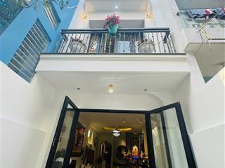 Nhà đẹp ở ngay  131 cao thắng quận 10 51m2 3 tầng 5 pn  9 tỷ 98 thương lượng