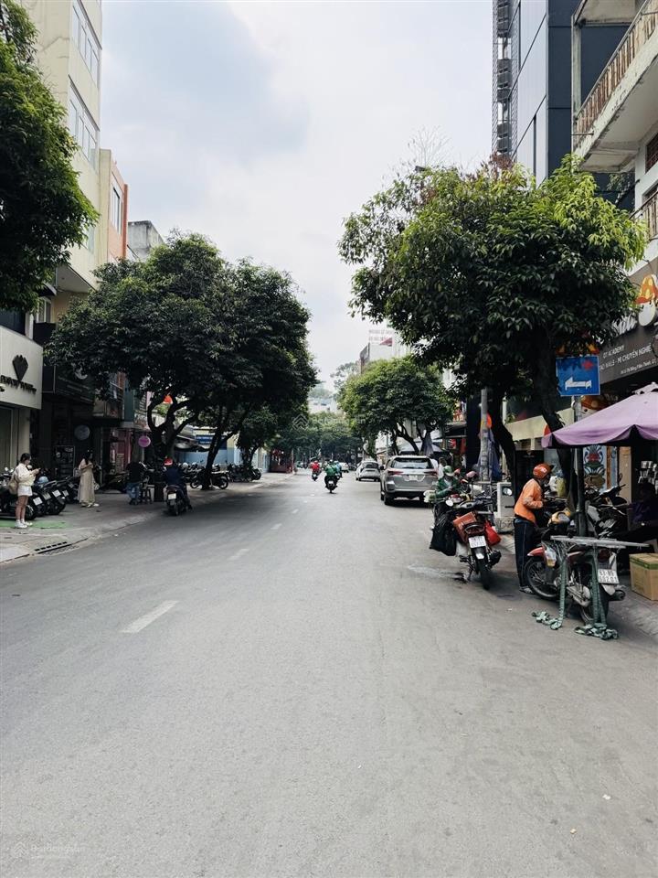 Bán nhà lê thị riêng phường bến thành  52m2 2 mặt hẻm gần mặt tiền  9 tỷ 7 thương lượng