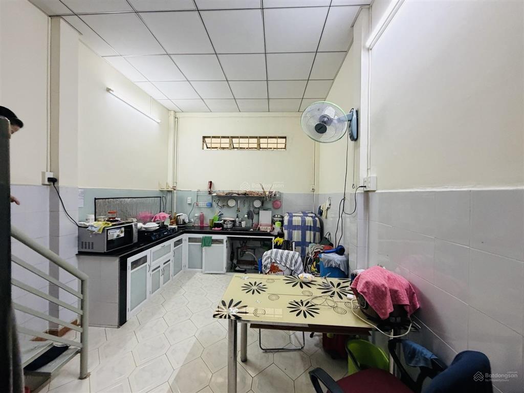 Bán nhà lê thị riêng phường bến thành  52m2 2 mặt hẻm gần mặt tiền  9 tỷ 7 thương lượng