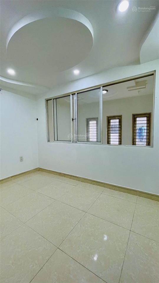 Bán nhà trần phú quận 5 39m2 ngang 3m6 5 tầng  hẻm 4m kế mặt tiền  8 tỷ x tl