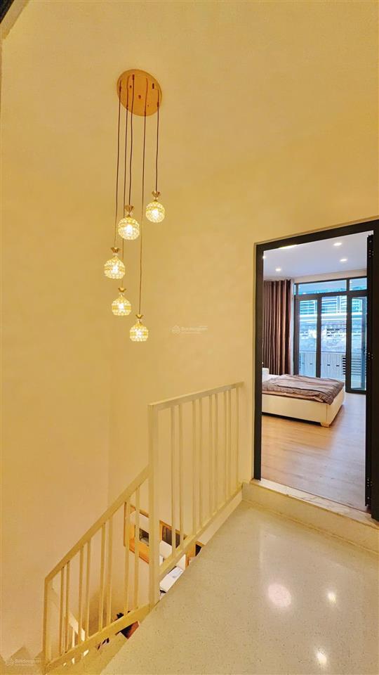 Nhà đẹp full nội thất  cạnh mt nguyễn duy dương quận 10 32m2 2 tầng 2 pn  nhỉnh 6 tỷ