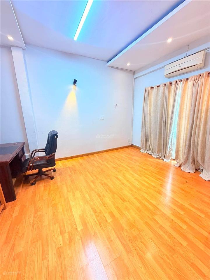 Cạnh lancaster  hẻm 4m  nguyễn trãi quận 1 32m2 ngang 8m 2 tầng  7 tỷ