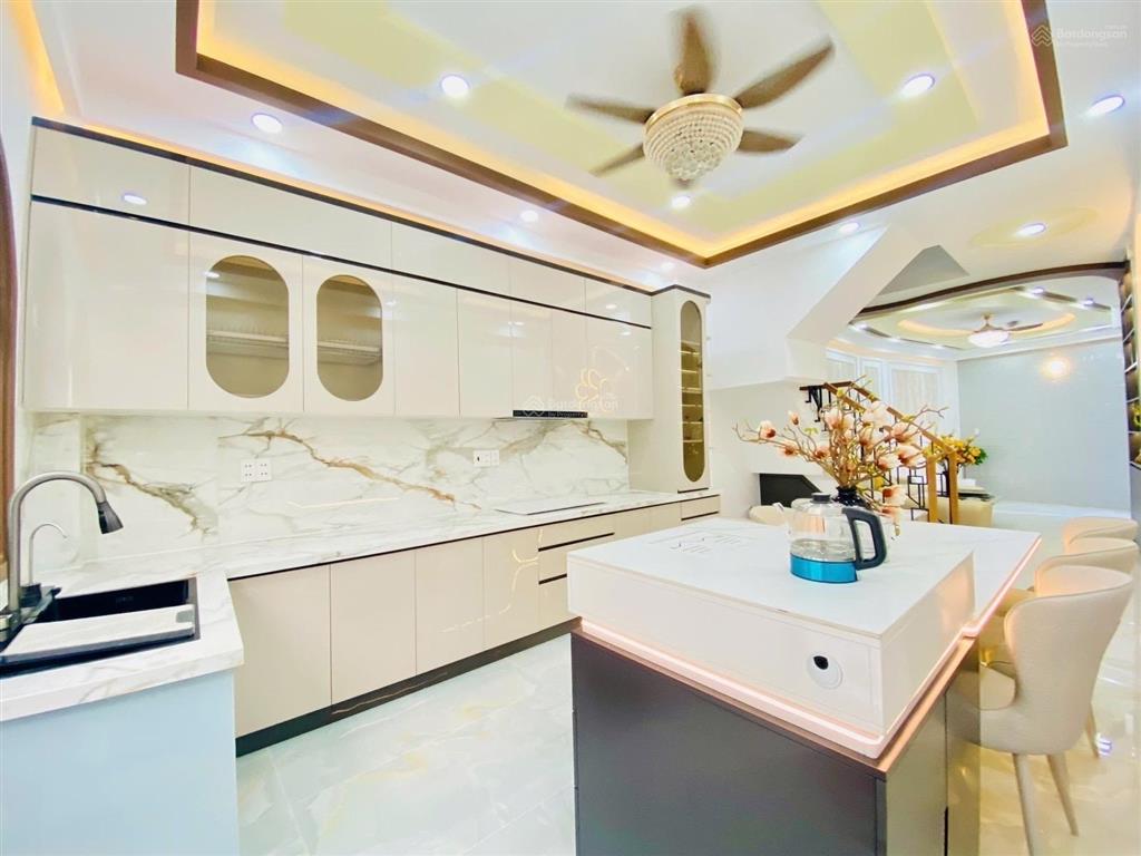 Nhà đẹp ở ngay  full nội thất  cách mạng tháng 8 quận 10 41m2 5 tầng  9 tỷ 9