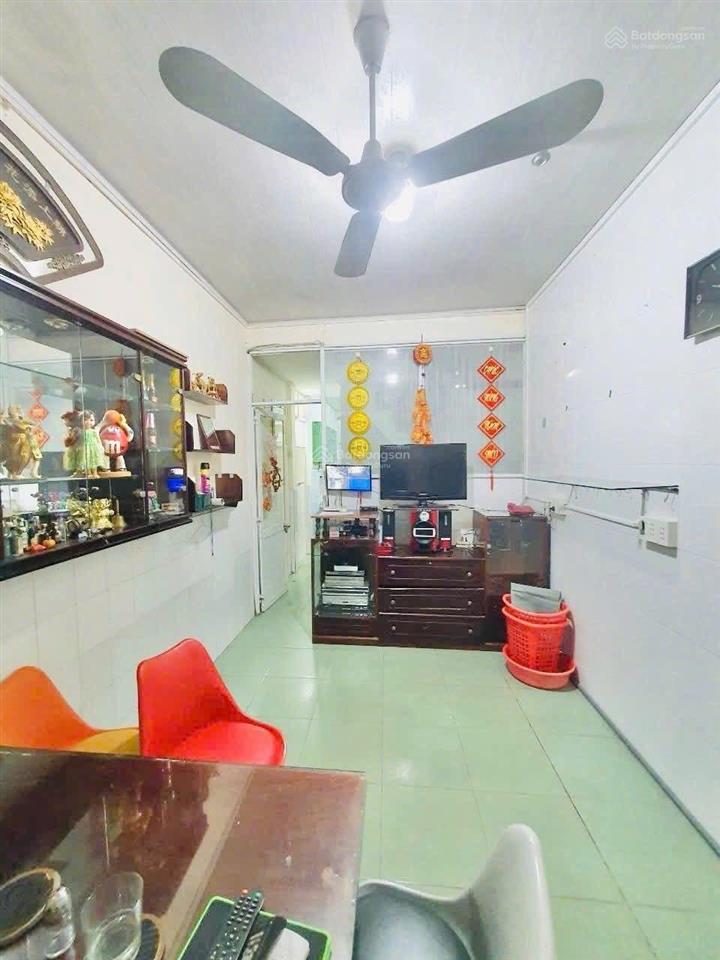 Gấp bán  nhà nguyễn trãi quận 1 42m2 3 tầng 5 pn  7 tỷ 2 thương lượng