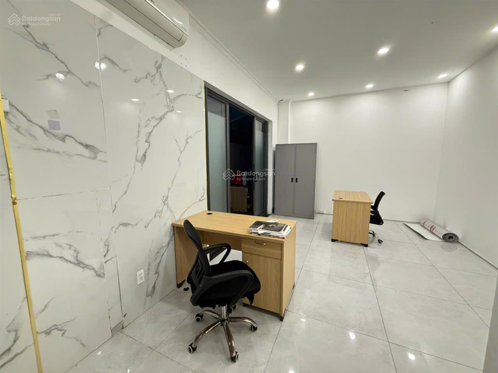 Cho thuê văn phòng kđt vạn phúc dt 25m2 giá 4.5tr/th có nội thất