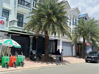 Nhà nguyên căn kdc cao cấp centana điền phúc thành, 1 trệt 2 lầu, 4pn, giá 15tr/tháng