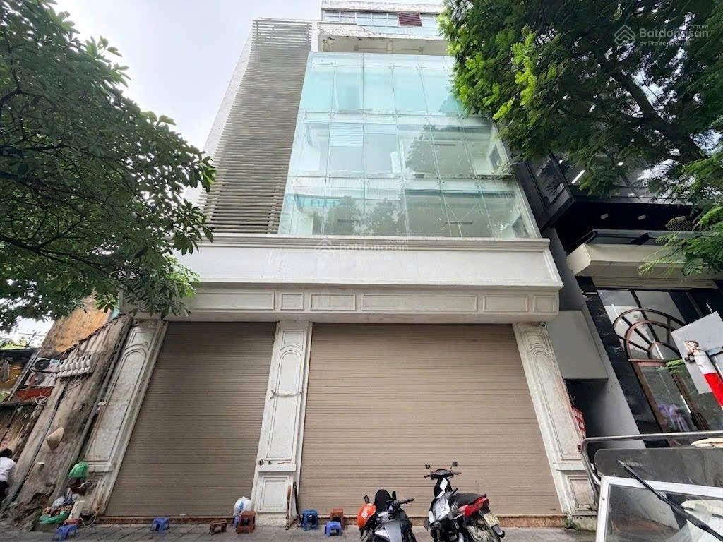 Thuê nhanh  nhà mặt phố thi sách cực đẹp