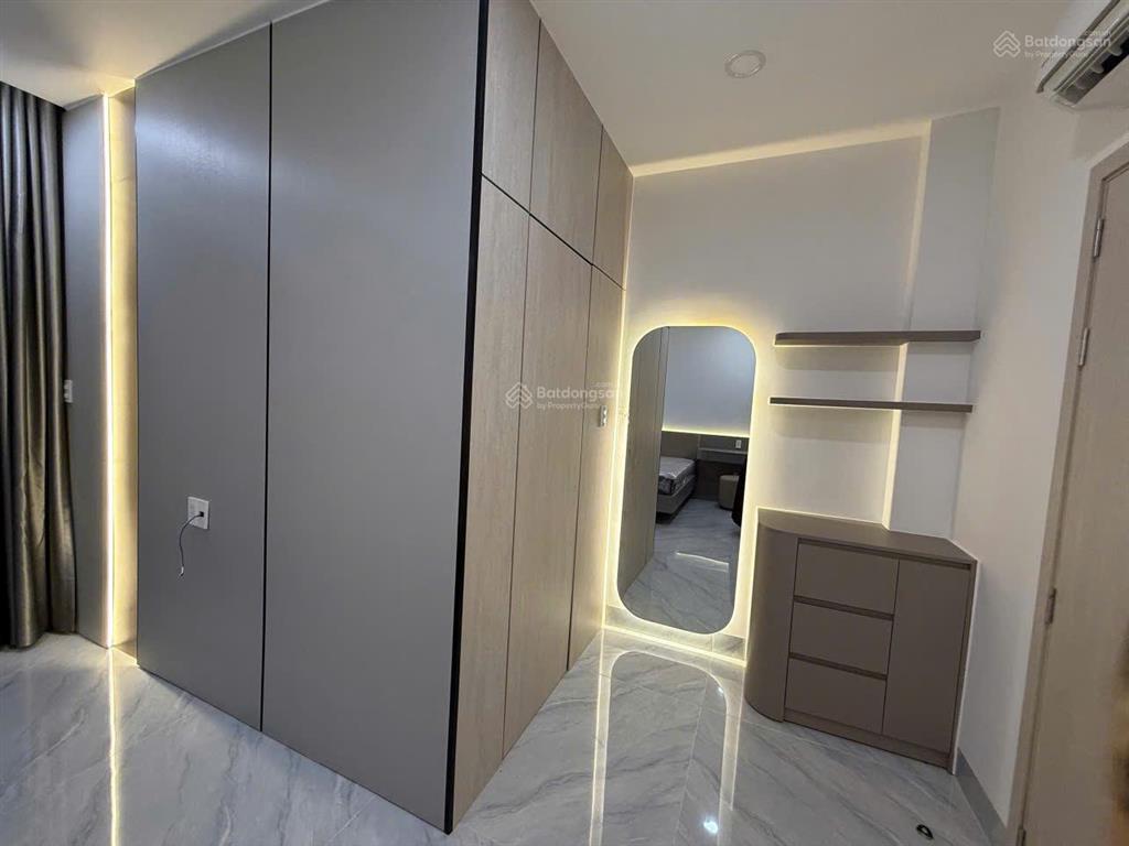 Bán nhà mỹ gia 3 tầng + tum, thang máy, đường 13m, gần sông giá 10,9 tỷ