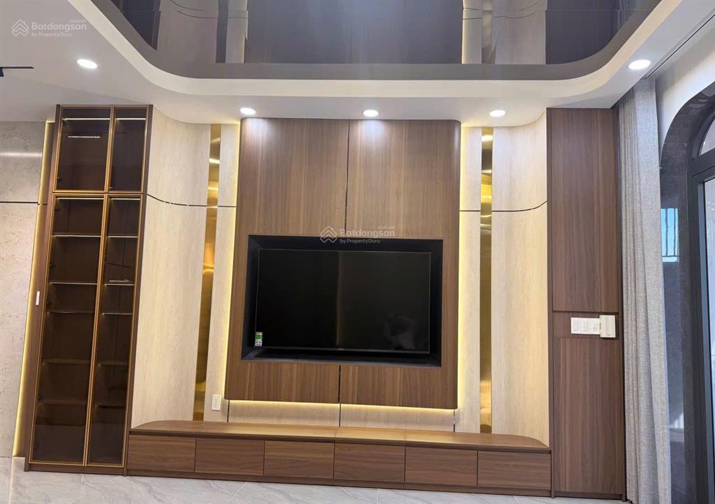 Bán nhà mỹ gia 3 tầng + tum, thang máy, đường 13m, gần sông giá 10,9 tỷ