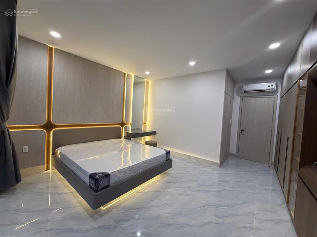 Bán nhà mỹ gia 3 tầng + tum, thang máy, đường 13m, gần sông giá 10,9 tỷ