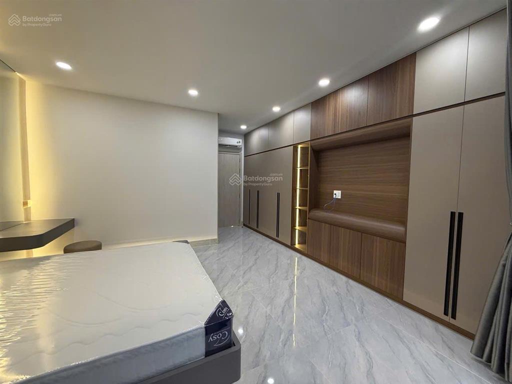 Bán nhà mỹ gia 3 tầng + tum, thang máy, đường 13m, gần sông giá 10,9 tỷ
