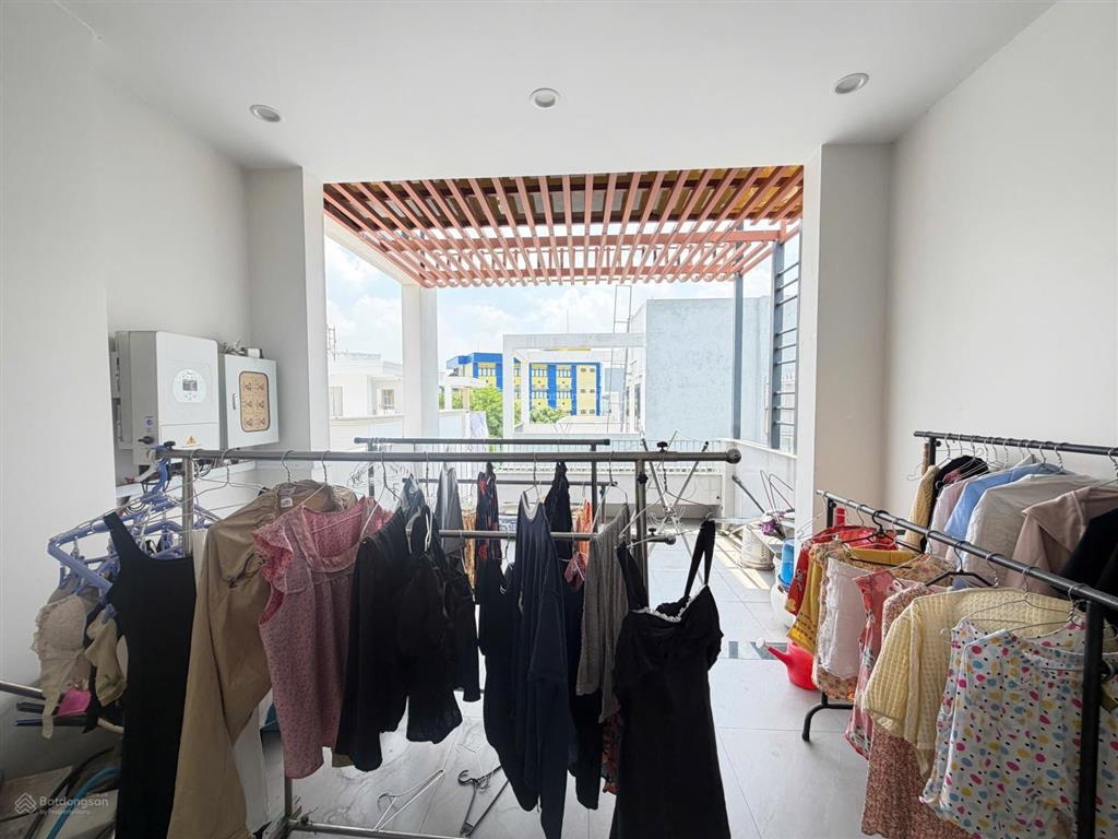 Bán gấp nhà riêng 750/1/38 nguyễn kiệm, p4, q. phú nhuận, 13,5 tỷ, 70,6m2 tổng dt sử dụng 233 m2