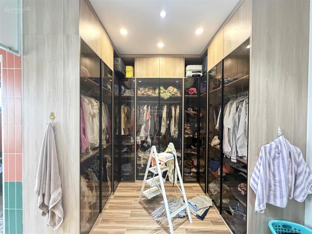 Bán gấp nhà riêng 750/1/38 nguyễn kiệm, p4, q. phú nhuận, 13,5 tỷ, 70,6m2 tổng dt sử dụng 233 m2