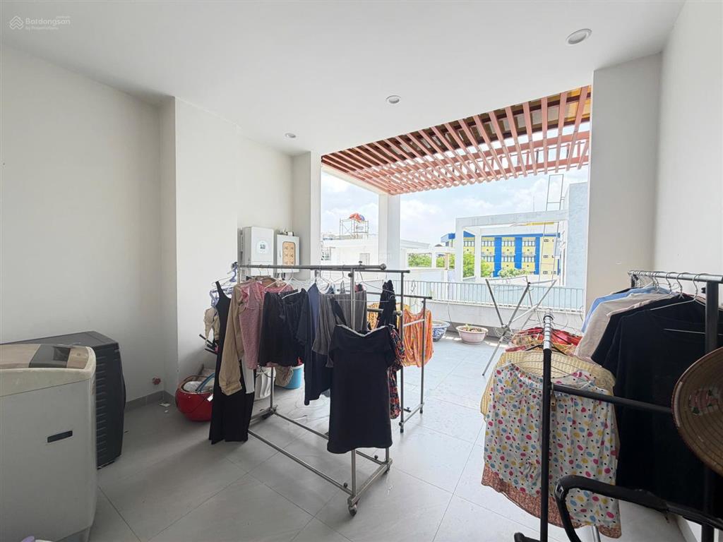 Bán gấp nhà riêng 750/1/38 nguyễn kiệm, p4, q. phú nhuận, 13,5 tỷ, 70,6m2 tổng dt sử dụng 233 m2