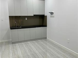 Chính chủ cần bán căn 1 phòng ngủ bcons green emerald, có cam kết thuê 9 triệu/tháng, giá 2,050 tỷ.