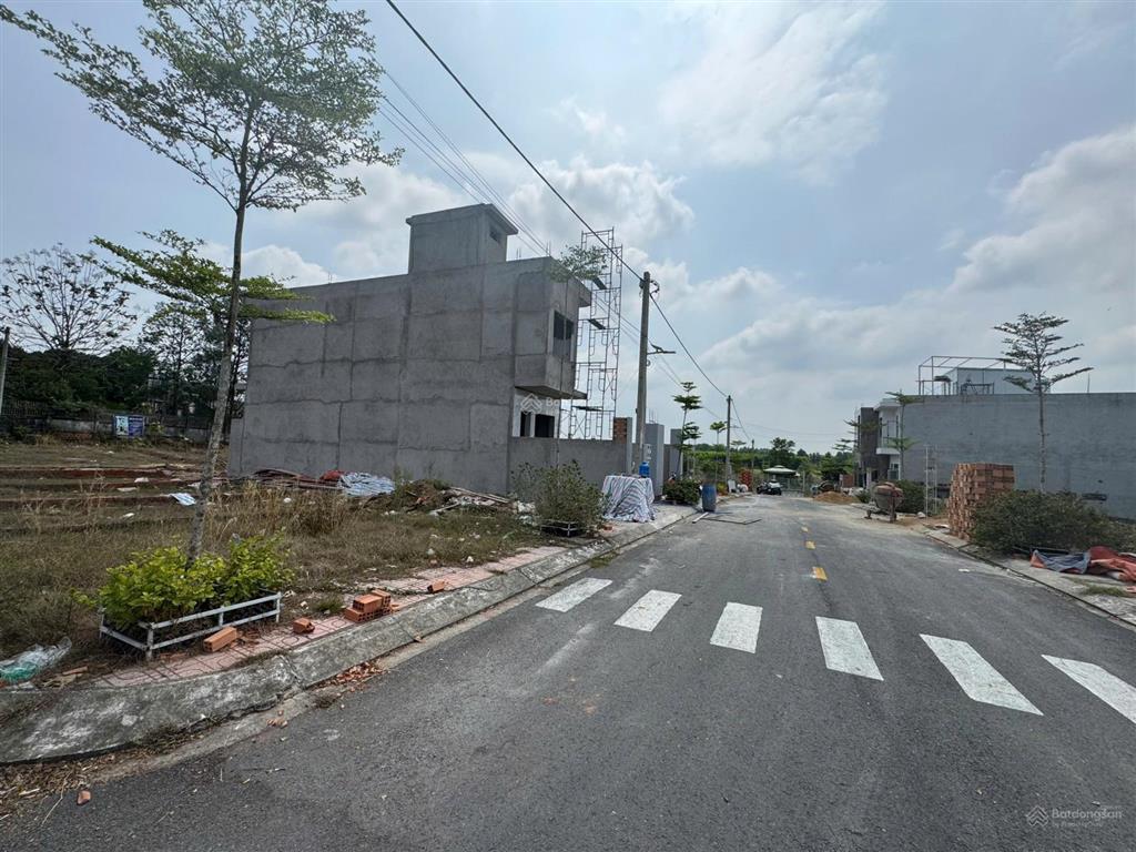 Bán lô đất lô sát thủ đức, ngay gần cao tốc, 1.750 tỷ, 72m2 đất ở đô thị