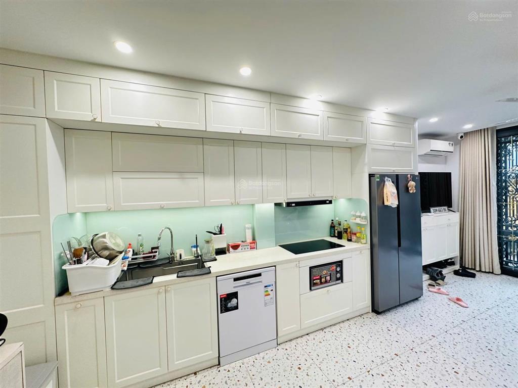 Chính chủ bán nhà tự xây vị trí đẹp  full nội thất tổ 8 (thạch bàn cũ ) phường long biên