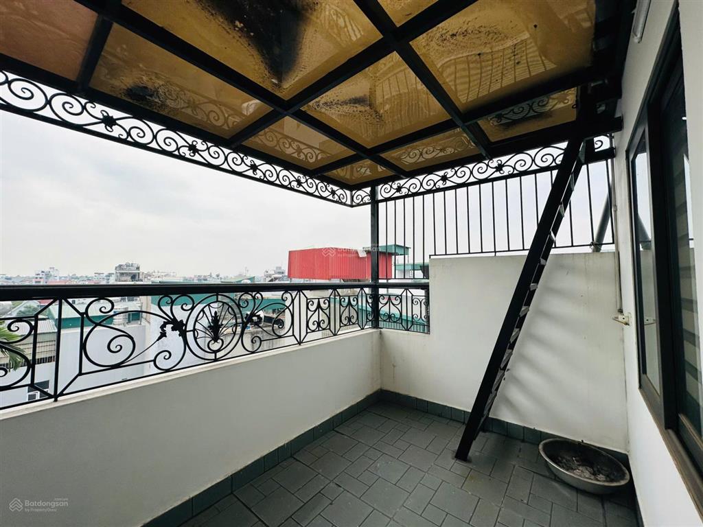 Chính chủ bán nhà tự xây vị trí đẹp  full nội thất tổ 8 (thạch bàn cũ ) phường long biên