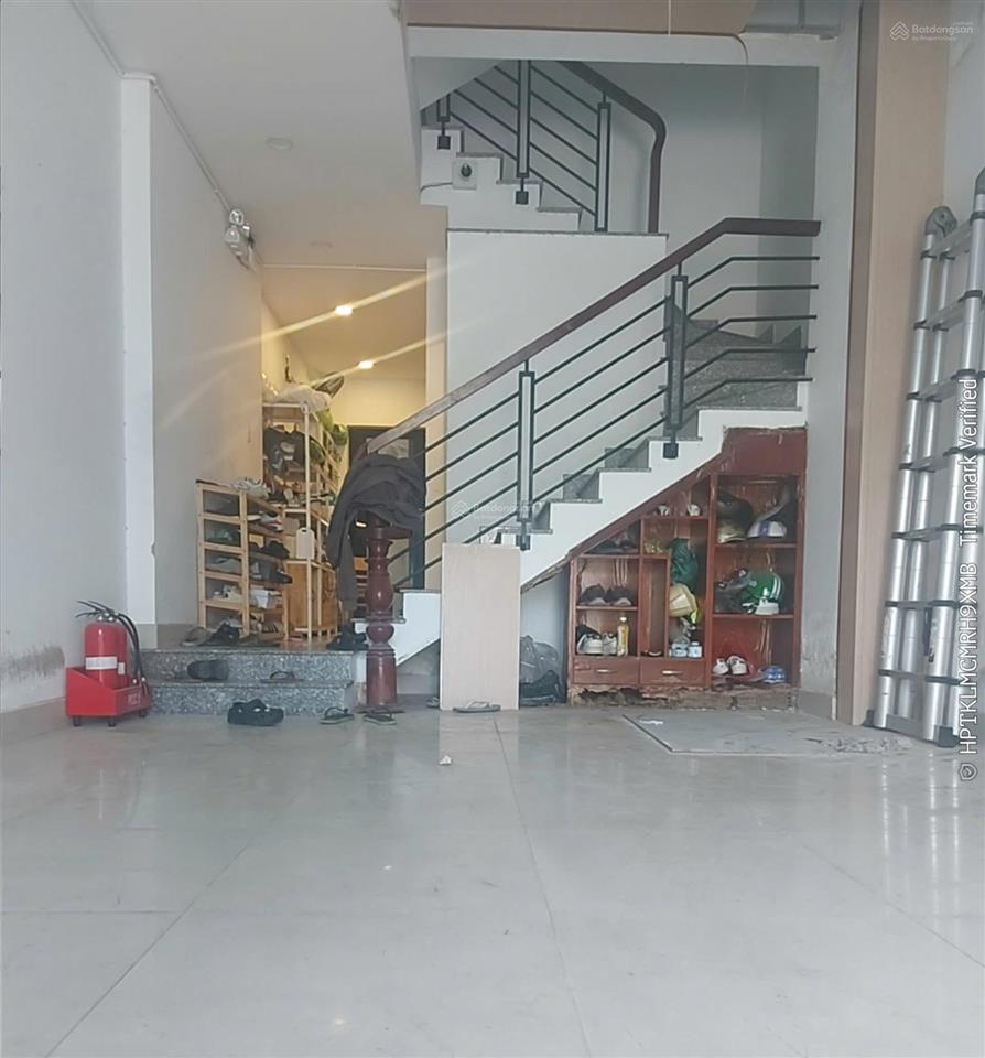 Gấp bán nhà 3 tầng khu nhà phố oto tránh đường 102 thông 175 đường 2 lê văn việt thu nhập 20tr/th