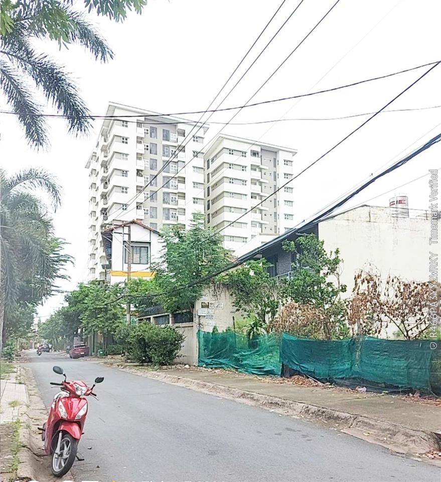 Đất trống 2 mặt tiền đẹp đường 672 ngay metro, chợ kiến thiết ubnd q9 cũ khu biệt thự hiếm sp bán.
