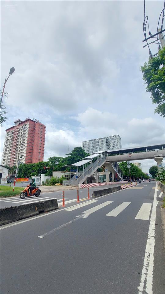 Đất trống 2 mặt tiền đẹp đường 672 ngay metro, chợ kiến thiết ubnd q9 cũ khu biệt thự hiếm sp bán.