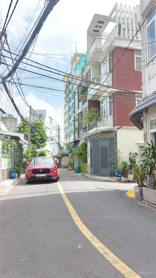 Hiếm!nhà 1 trệt 1 lầu đường nhựa oto tránh tân lập 2 hiệp phú 6.5*9 có 3pn sổ riêng gặp chủ xem nhà