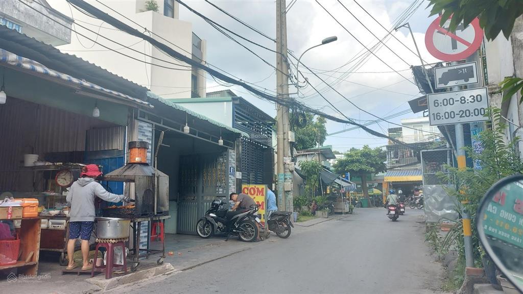 Mặt tiền kinh doanh đường 6 đình phong phú 5*12=60m2 thực tế cấp 4 có 2 phòng ngủ chỉ 4 tỷ