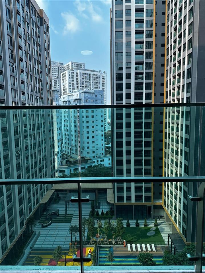 Cho thuê căn hộ de la sol q.4 | 2pn 2wc  81m2  ở liền được