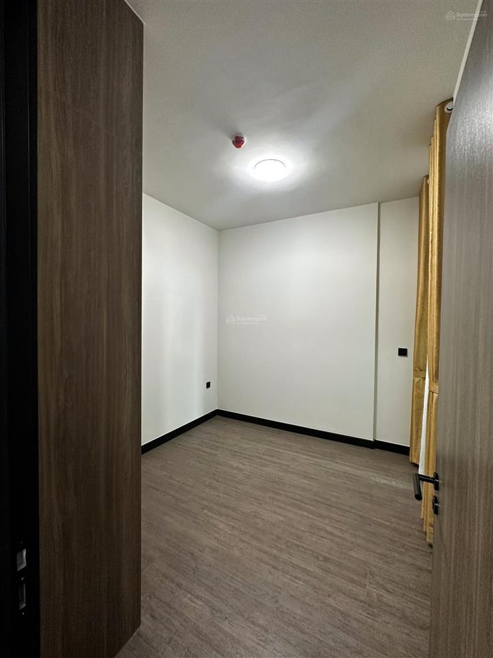 Cho thuê căn hộ de la sol q.4 | 2pn 2wc  81m2  ở liền được