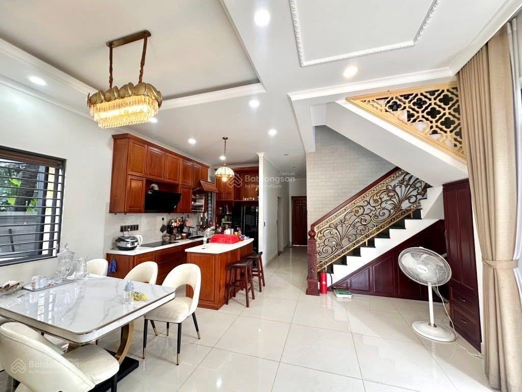 Bán gấp biệt thự 375m2, 14,5 tỷ tại vĩnh phú 38 , thuận an. tiền xây dựng gần bằng tiền xây dựng