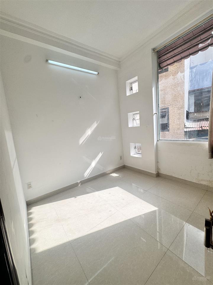 Chính chủ bán nhà trung tâm quận 3 hẻm 306 nguyễn thị minh khai 3 x 9.5 3 lầu st 6 tỷ 8 hẻm 3m5