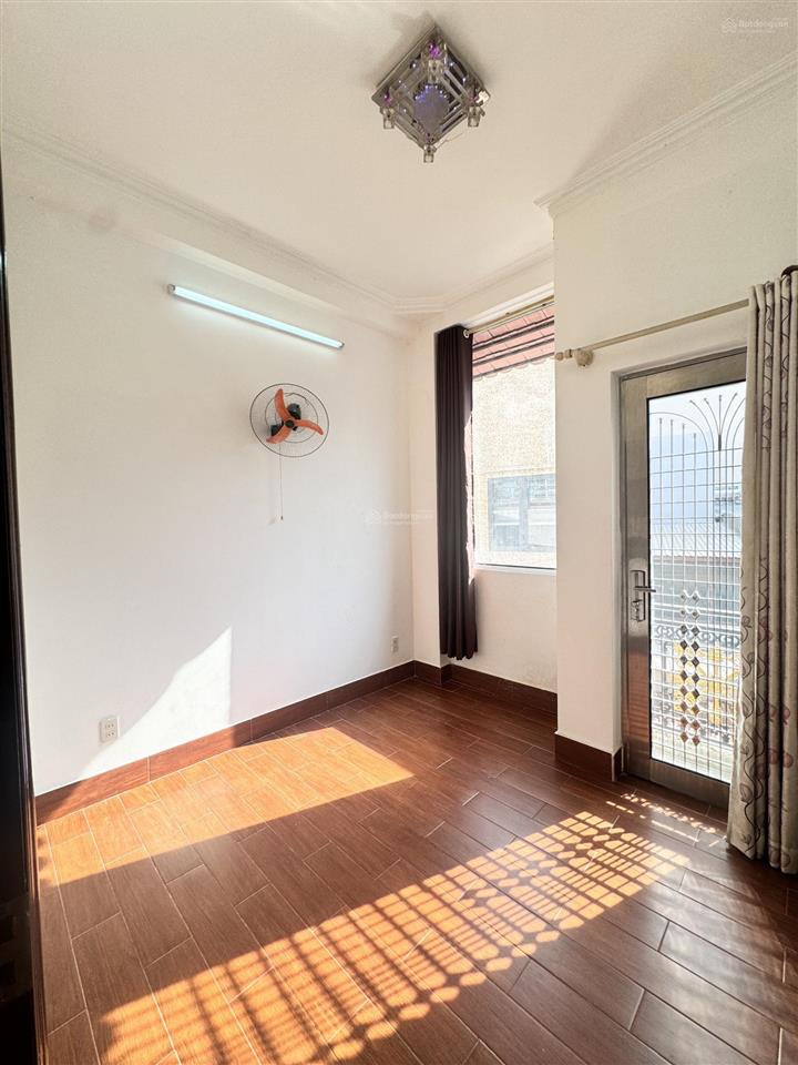 Chính chủ bán nhà trung tâm quận 3 hẻm 306 nguyễn thị minh khai 3 x 9.5 3 lầu st 6 tỷ 8 hẻm 3m5