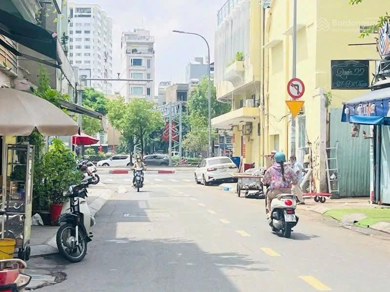 31 tỷ 1 quận 1 mặt tiền đề thám 4.7 x 11 5 lầu