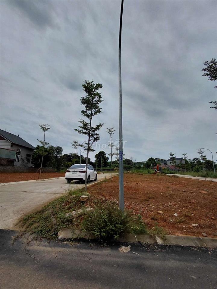 BÁN ĐÂT TẶNG NHÀ Ở LUÔN GẦN ĐH FPT 110M FULL THỔ CƯ