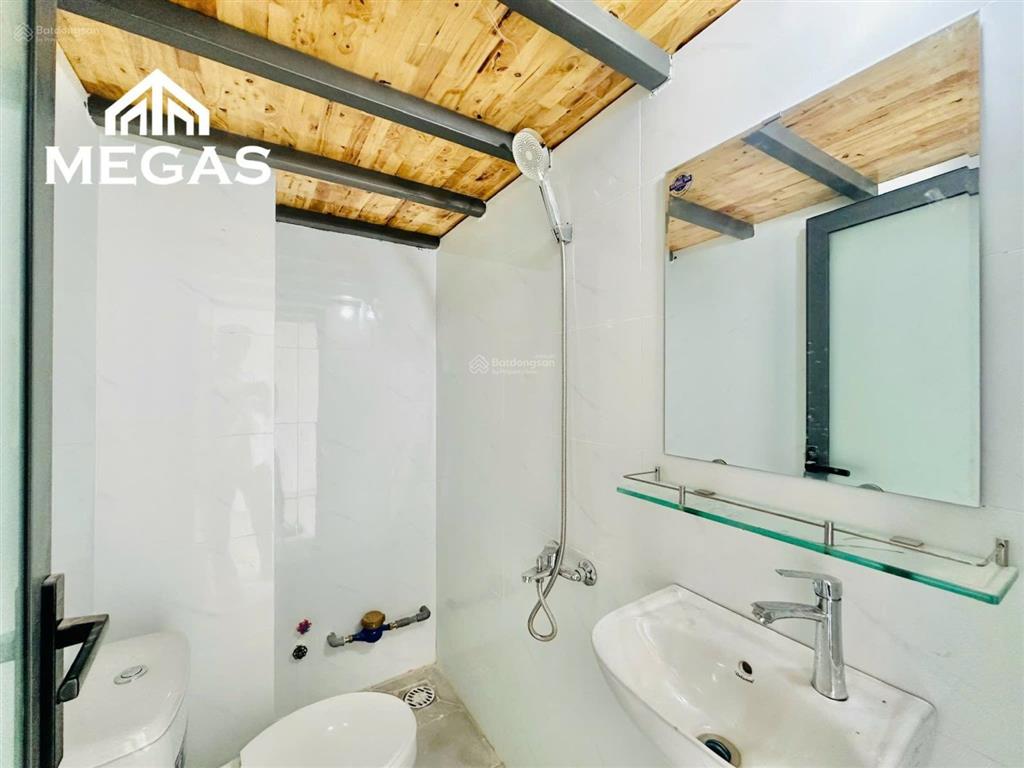 Phòng gác gỗ cao cấp nằm ngay lê thúc hoạch  nguyễn sơn  aeon tân phú
