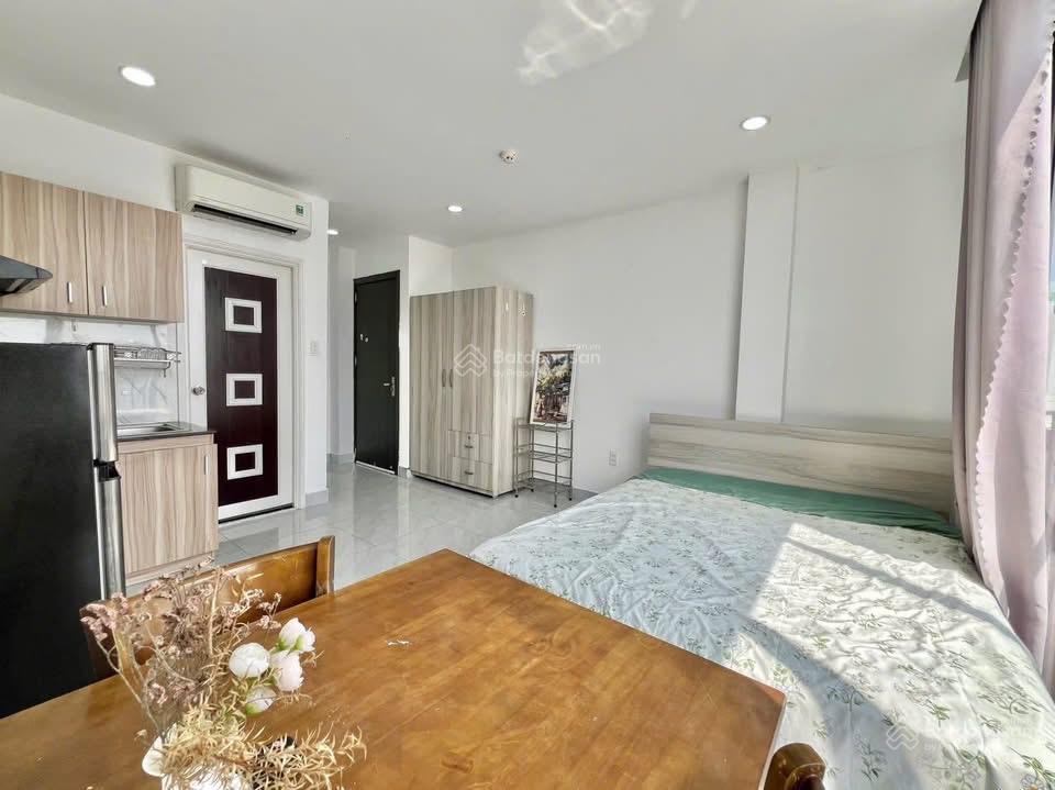 Căn hộ studio ban công thoáng  full nội thất  mới xây ngay công viên làng hoa  chợ hạnh đông