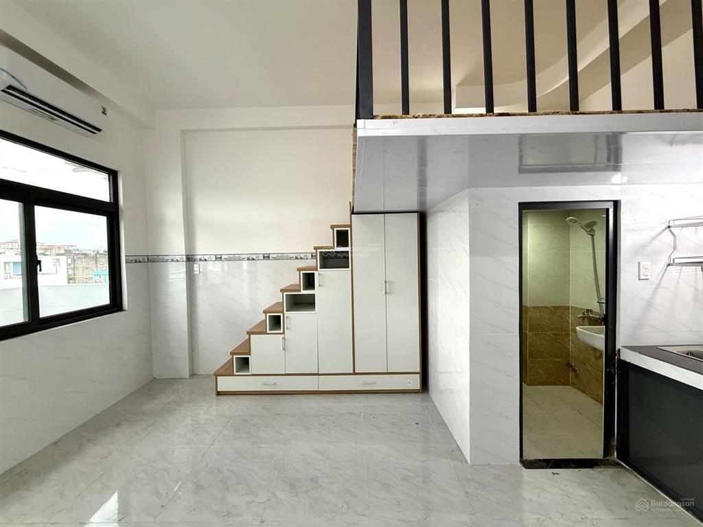 Phòng ban công full nội thất máy giặt riêng  thang máy  mới xây 100%