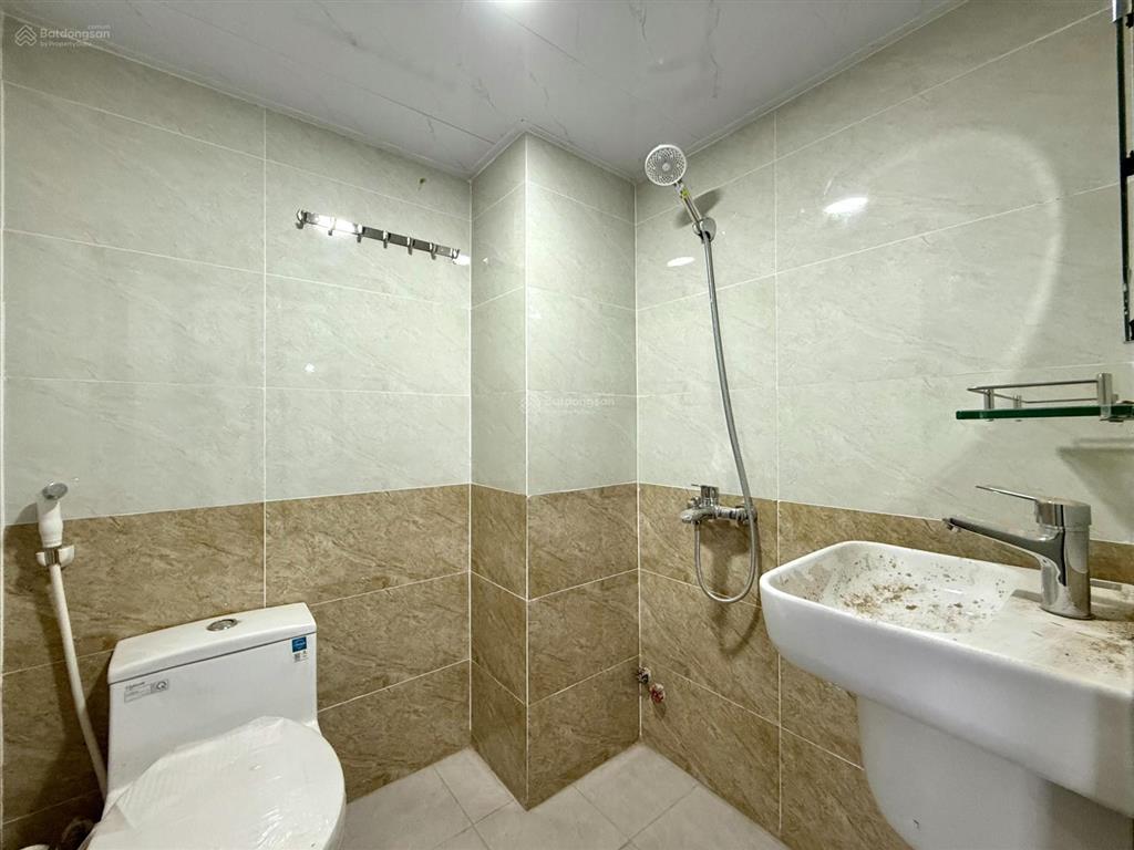Phòng ban công full nội thất máy giặt riêng  thang máy  mới xây 100%