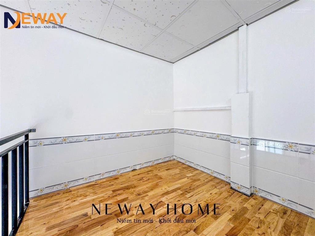 Phòng có gác cao ngay chợ tân hương  trung tâm tân phú  đh văn hiến  đh công thương