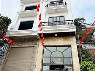 Nhà đẹp 6 tầng thang máy 100m2 độc lập, có hồ cá koi, full nội thất