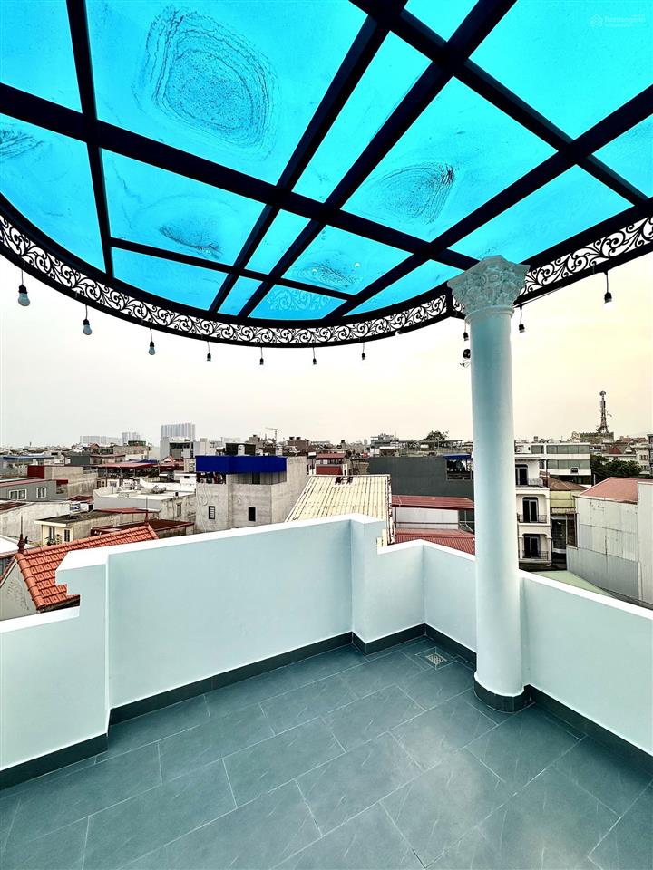 Nhà 5 tầng thang máy mặt ngõ hồ sen  ô tô vào trong ngõ