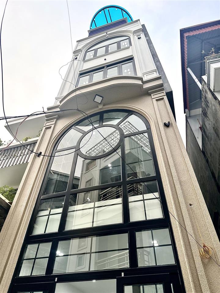 Nhà 5 tầng thang máy mặt ngõ hồ sen  ô tô vào trong ngõ